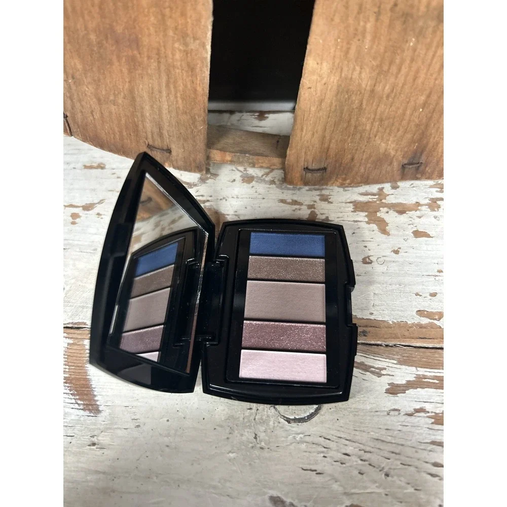 Lancome Loves Women Cool Color Design Eyeshadow Palette 0.07oz/2.0g NWOB